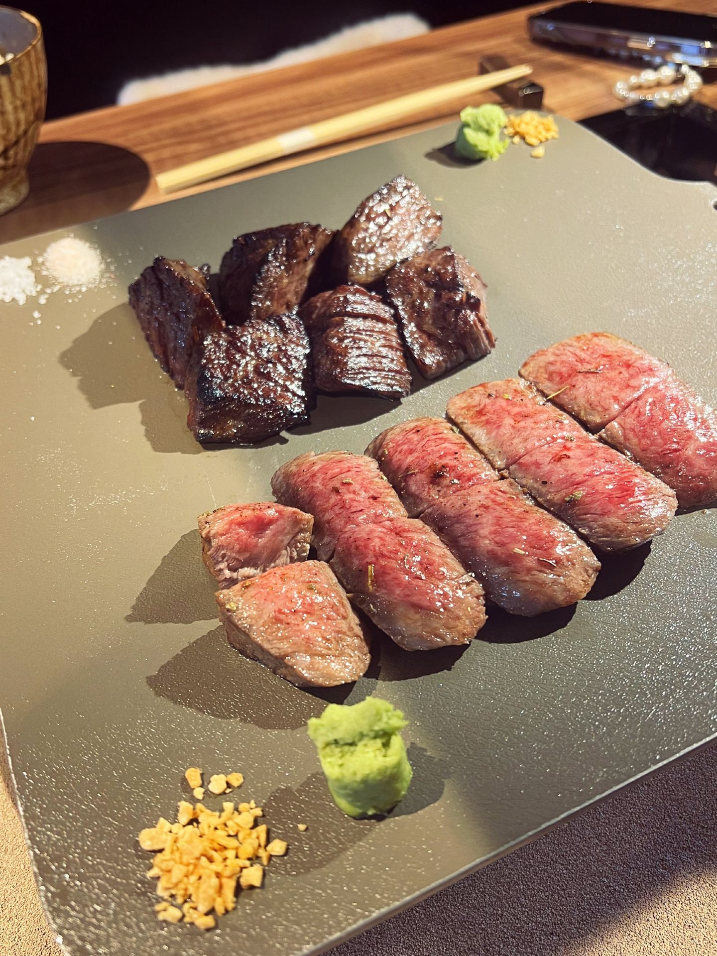 Một viên ngọc ẩn mình ở Gero Onsen: Tình cờ khám phá một nhà hàng thịt bò Hida nổi tiếng với điểm đánh giá 4.9 trên Google – chỉ cần thử một lần là nó đã nằm trong danh sách những nơi nhất định phải đến của tôi!