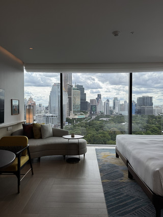 พักผ่อนอย่างมีสไตล์ที่ Andaz One Bangkok