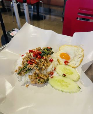 Magic Garden: Don Mueang Airport's 24-Hour Food Court 🍴