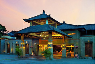 👑This hotel is hidden in the "Kuta Oasis" of Bali! It perfectly balances the convenience of the city with the relaxation of a resort.🌴✨