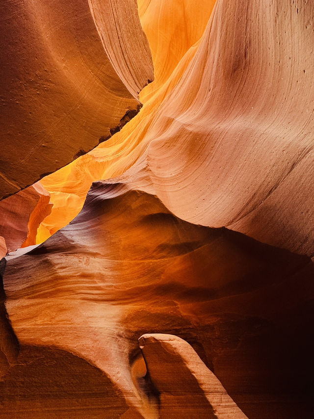 🏜️ Mystical Slot Canyons – Antelope Canyon, Arizona