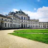 Stupinigi Palace: A Masterpiece Amidst Turin's Splendor 🫎
