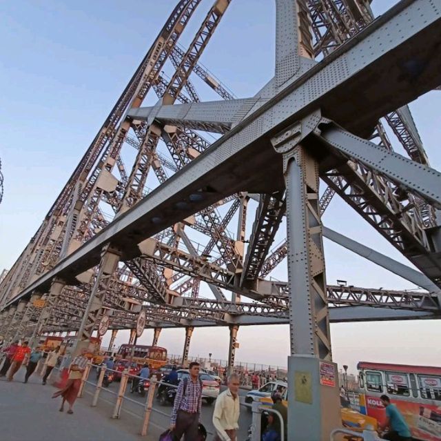 Colorful day at SS Hogg market&Howrah bridge