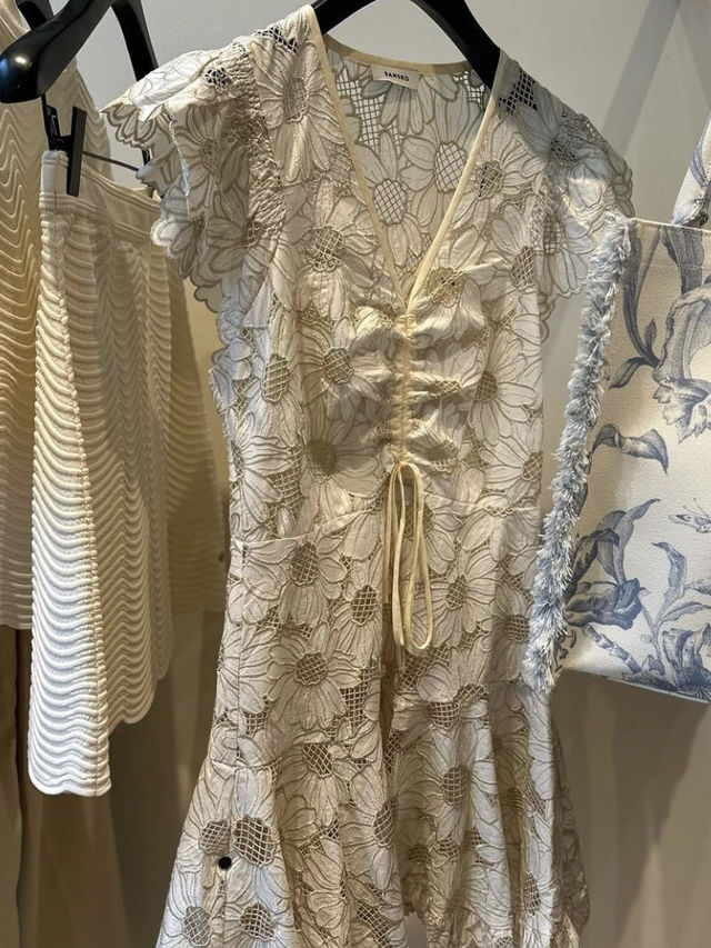 I love shopping in Paris 🛍️🛒
