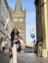 The best time to visit Charles Bridge 🌅