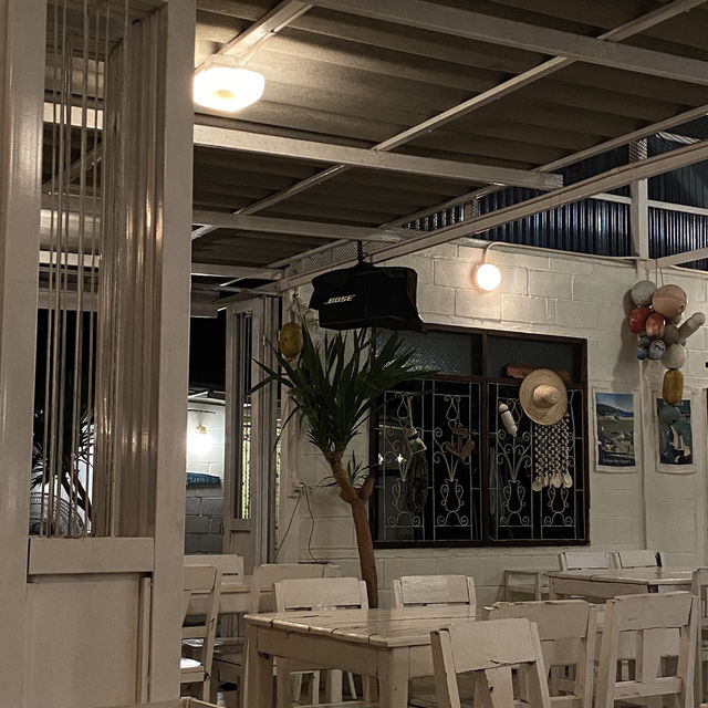 Mini café และ ลานกลางเต็นท์ ติดแม่น้ำ ธรรมชาติ💯