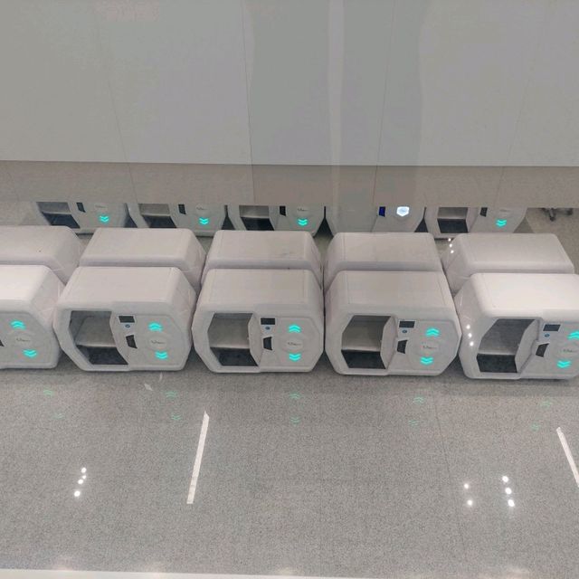 Xi'an airport is an elegant, new airport.