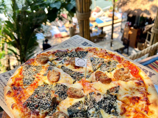 🍕🌴 "Tropical Mekong Pizza" 🍕🌴