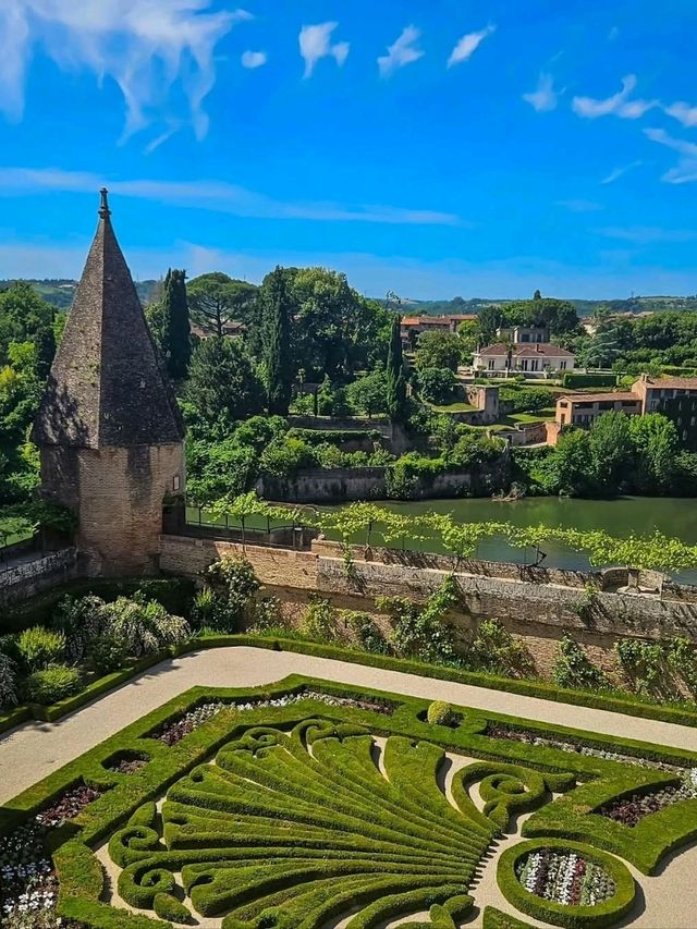 🏰 Albi: A Brick-Colored Jewel on the Tarn River 🇫🇷🌉