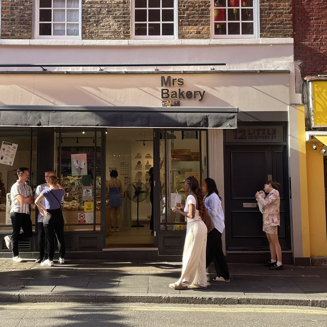 London🇬🇧Mrs. Bakery: Sweet Delights Near Chinatown! 🍫 
