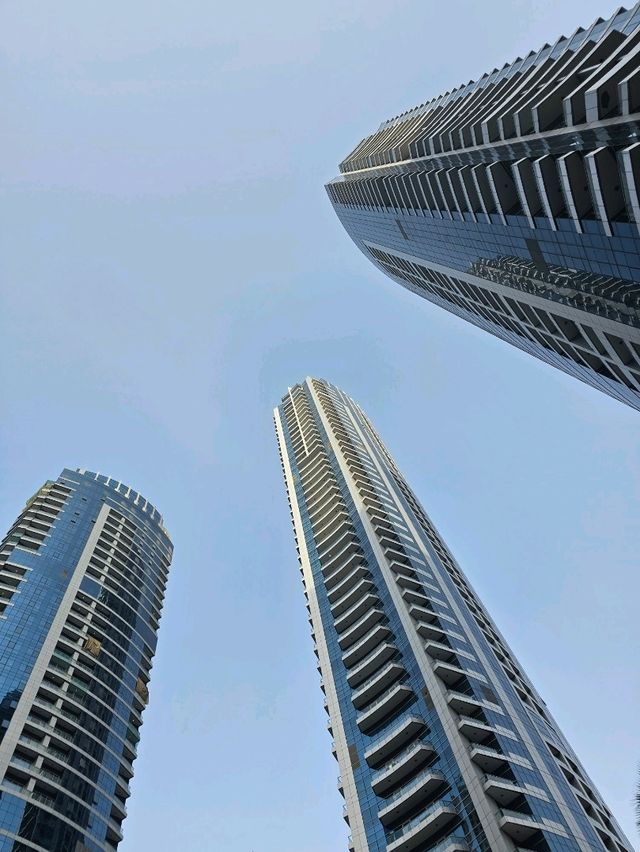 ✨ Discover Dubai: A City of Contrasts and Wonders