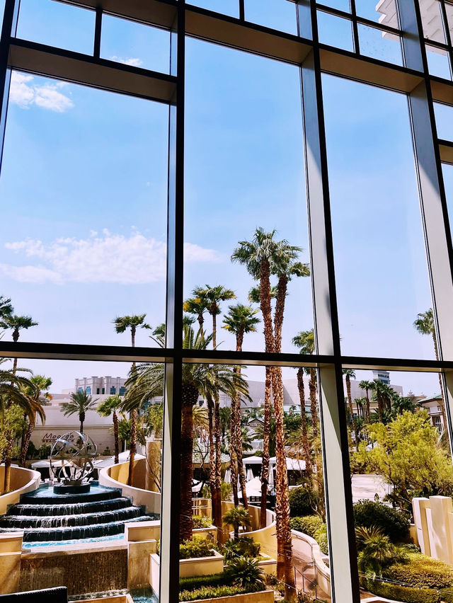 CITY OF NEON DREAMS: The Ultimate Las Vegas Spectacle 🇺🇸