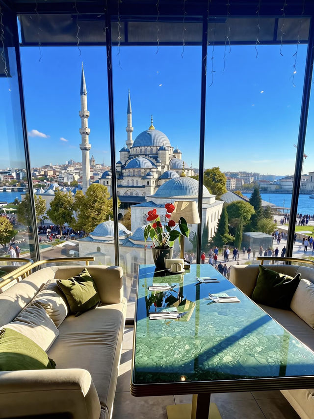 🇹🇷 Стамбул! Зачем вообще бронировать дорогой отель, если есть такое место 🕌