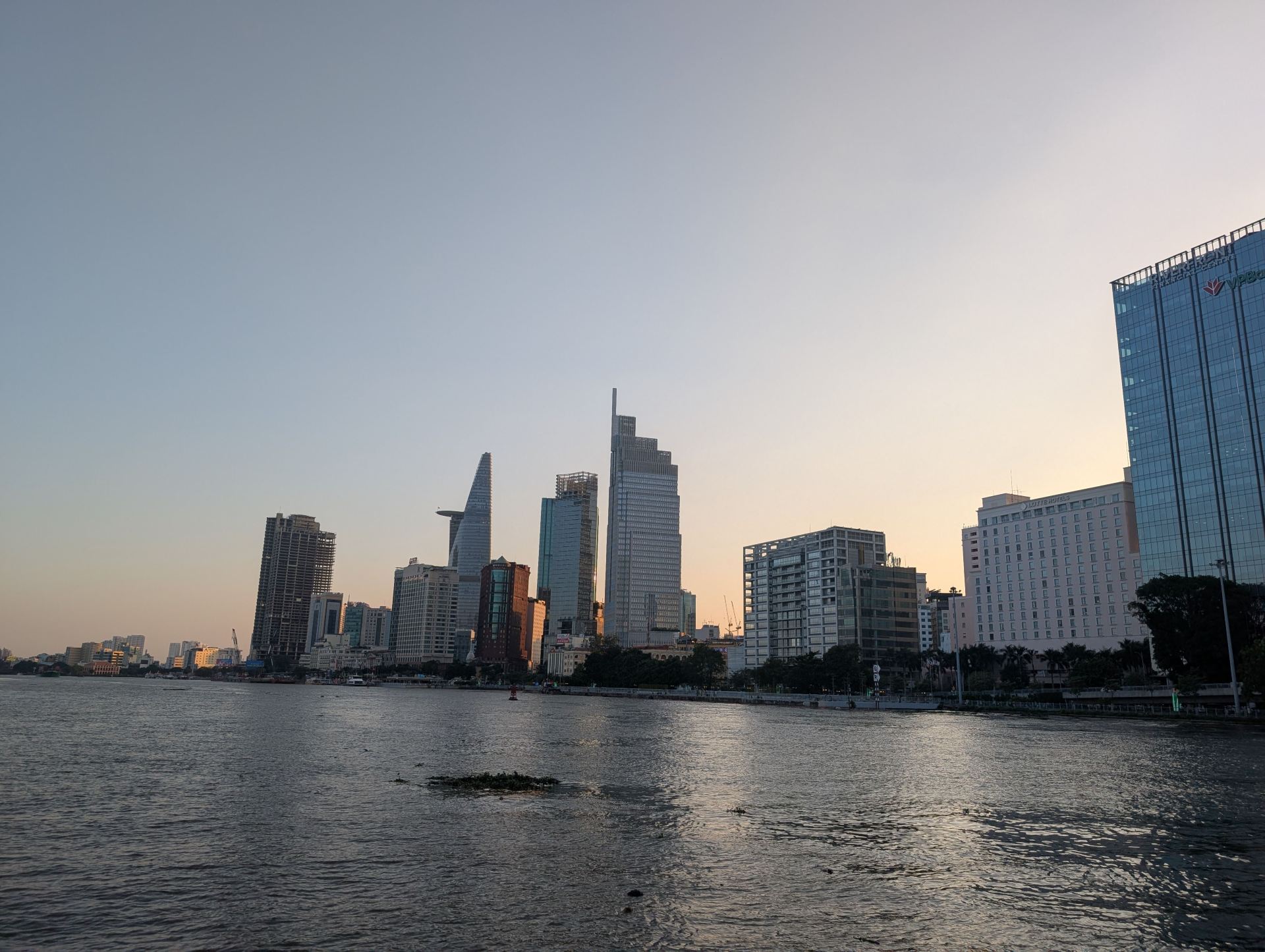 Ulasan ICON Saigon River Cruise di Kota Ho Chi Minh: Pengalamannya biasa saja; perhatikan transportasi dan harganya.