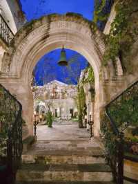 Turkish curiosity ‖ Vampire hotel