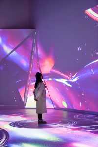 重慶月新展！漫步在洞穴光影中限時免費
