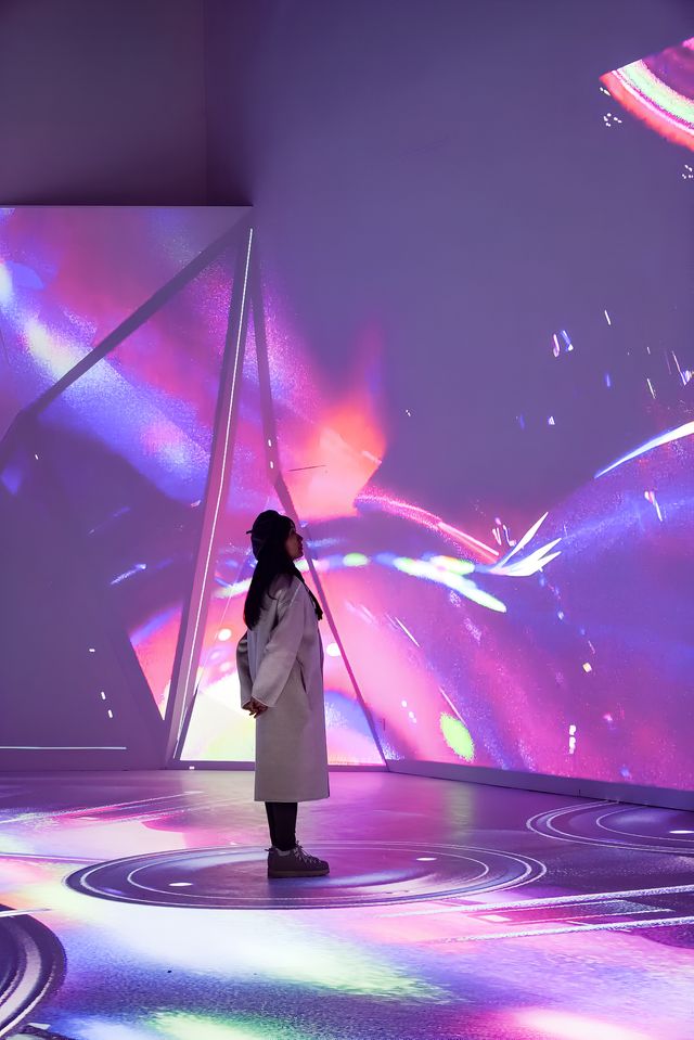 重慶月新展！漫步在洞穴光影中限時免費