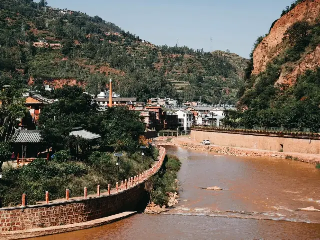 Yunnan has another super niche and low-key ancient town worth visiting—Heijing Ancient Town