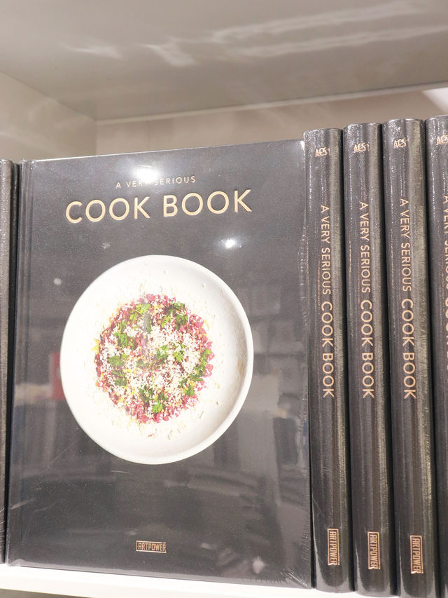 藝展中心居然藏著一家寶藏書店就在羅湖 藝展中心居然藏著一家寶藏書店就在羅湖