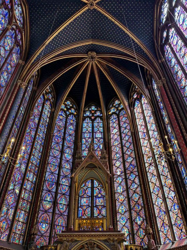 審美提升｜「巴黎教堂的中世紀彩繪花窗」