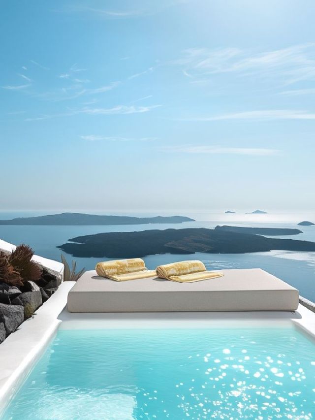🌟 Santorini's Grace Hotel: A Gem on the Cliffs 🌅