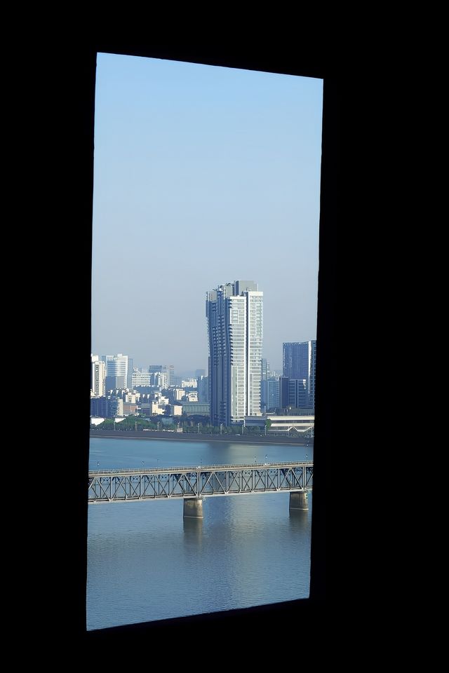 首次在杭州六和塔追火車追公交啦