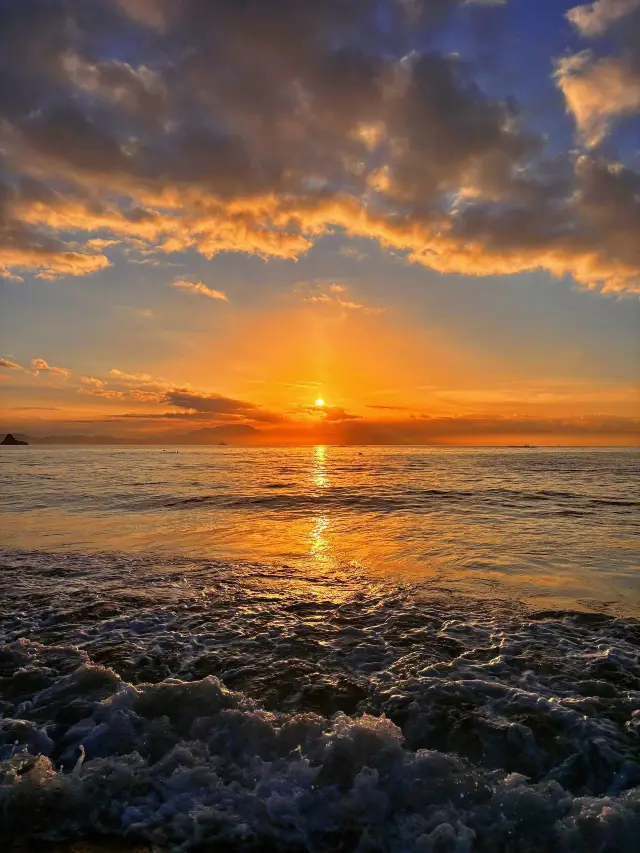 在深圳遇到玻璃海和海滨栈道的浪漫