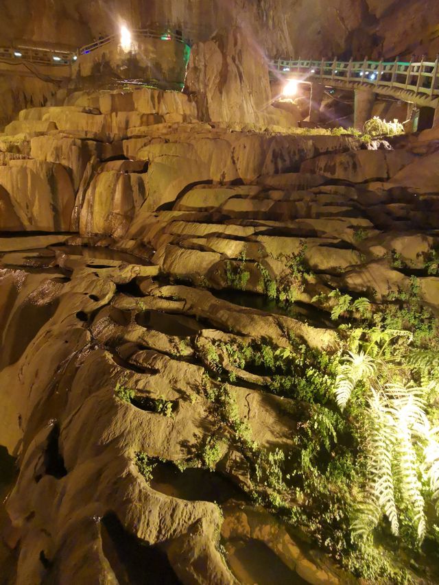 九鄉溶洞景區