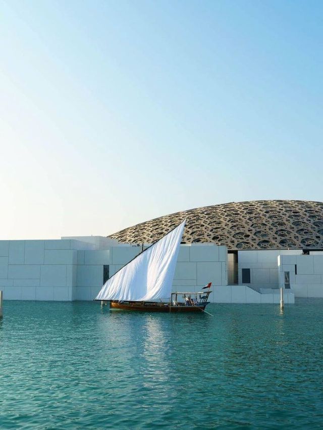 🕌✨ Discover Abu Dhabi's Wonders: Culture, Thrills & Serenity 🌟