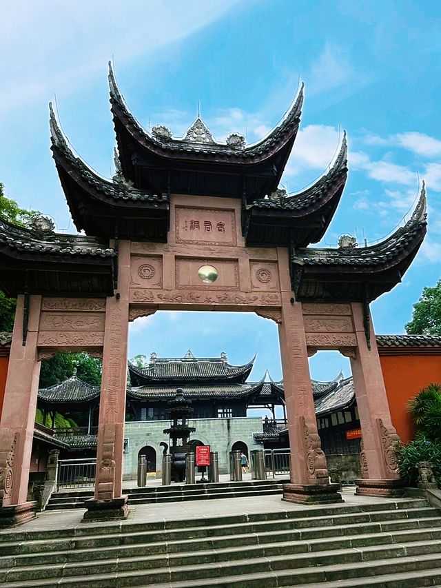 探索重慶道教老君洞千年道觀，登頂絕美風光盡收眼底！