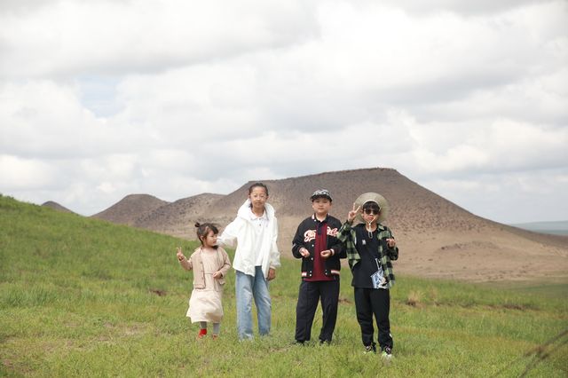 暑假帶娃北行之～錫林郭勒平頂山火山群