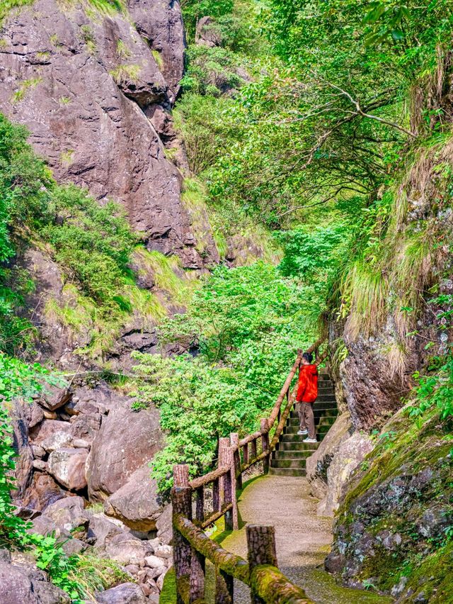 十一旅遊，搵到人少景美嘅地方。