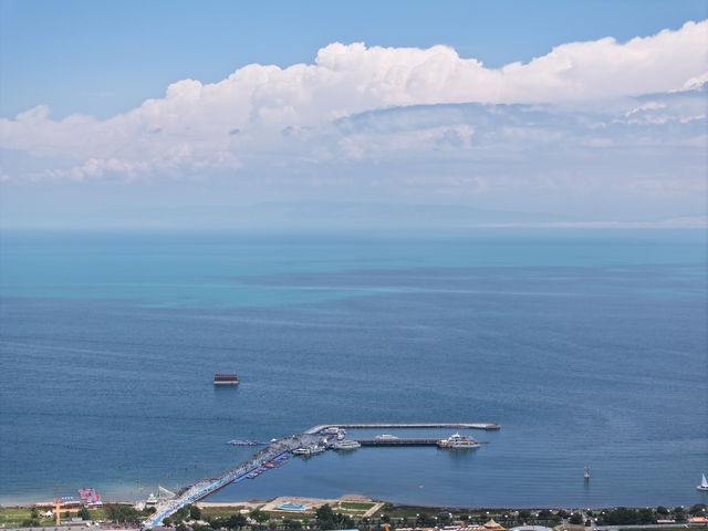 青海西寧旅遊定制包車第一站青海湖。