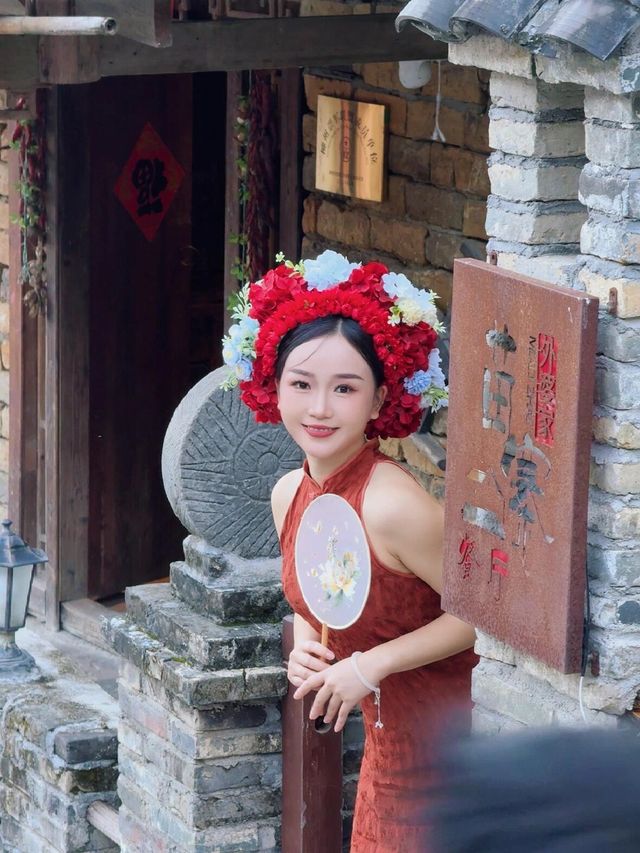Girls！來苗寨當一回哈妮公主吧！|||。