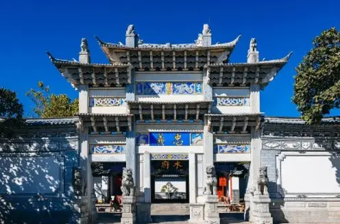 "Thuyền rồng ngọc: Hành trình đến xứ sở thần tiên"