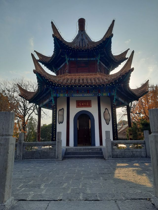 戲馬台