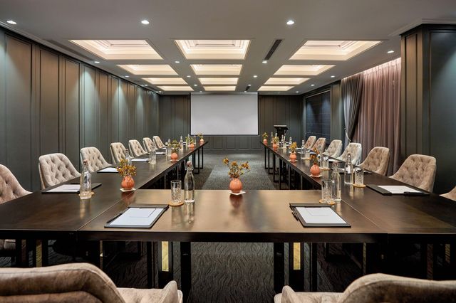 Peridot Grand Luxury Boutique Hotel    地址：33 D