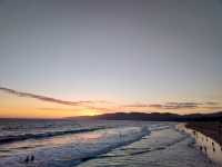 Santa Monica Beach: Sunset Vibes & Fun by the Water 🌅🎡