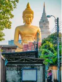 Giant Budha in Bangkok is soo Awesome😍❤️