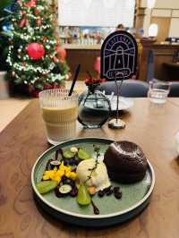 Rich chocolate Molten lava cake 🍰