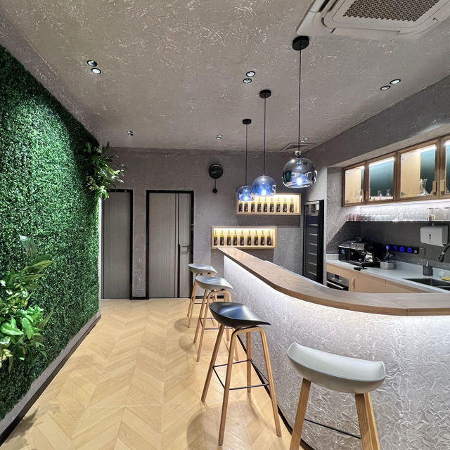 天啊！中山又有新店開張啦🎉 是一家超有松弛感的wine shop！