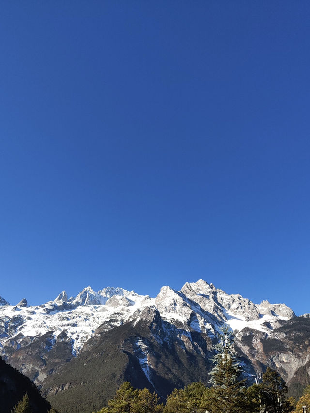 被美哭！麗江藍月谷根本是仙女的琉璃鏡子吧💙