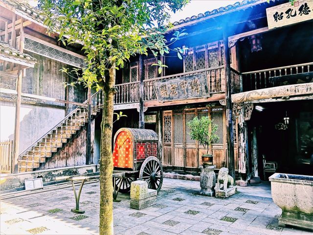 Backpacker’s Guide to Fenghuang Ancient Town: A Journey Through Time and Frame