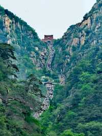 ###  泰山旅遊攻略：登頂五嶽獨尊，暢享雲海日出
