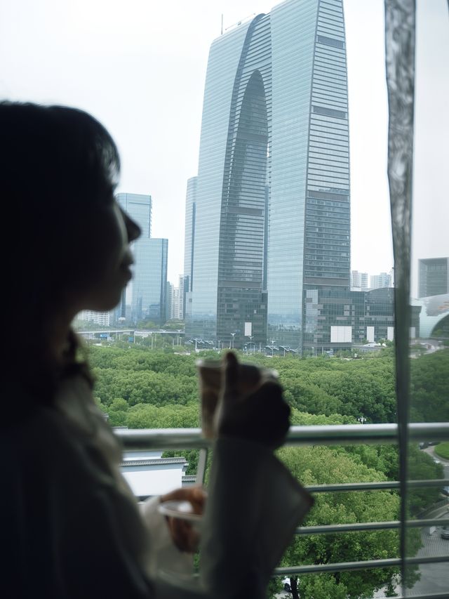 住進「郵輪」裡睇金雞湖：推窗即畫，枕水而眠