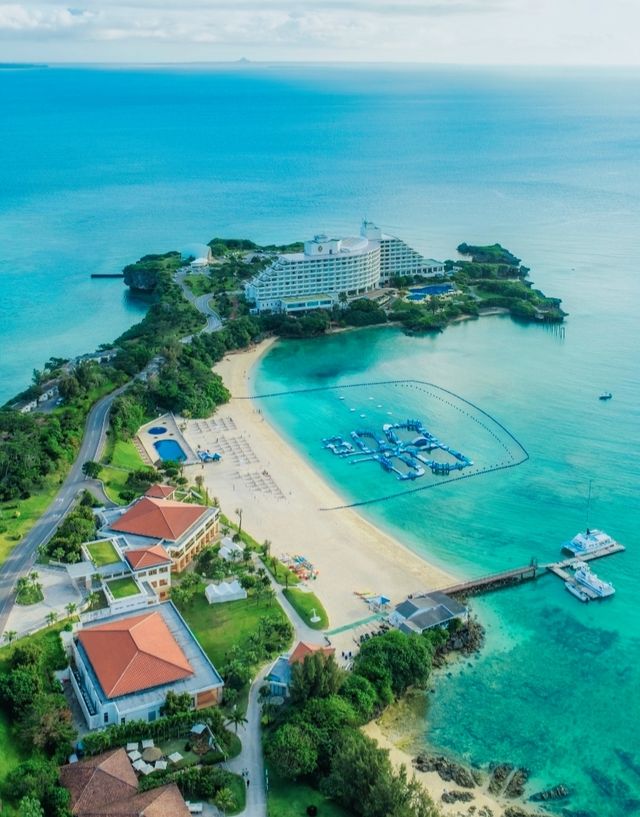 闖入沖繩果凍海溫柔鄉！住進海上城堡，開啟慵懶度假模式！