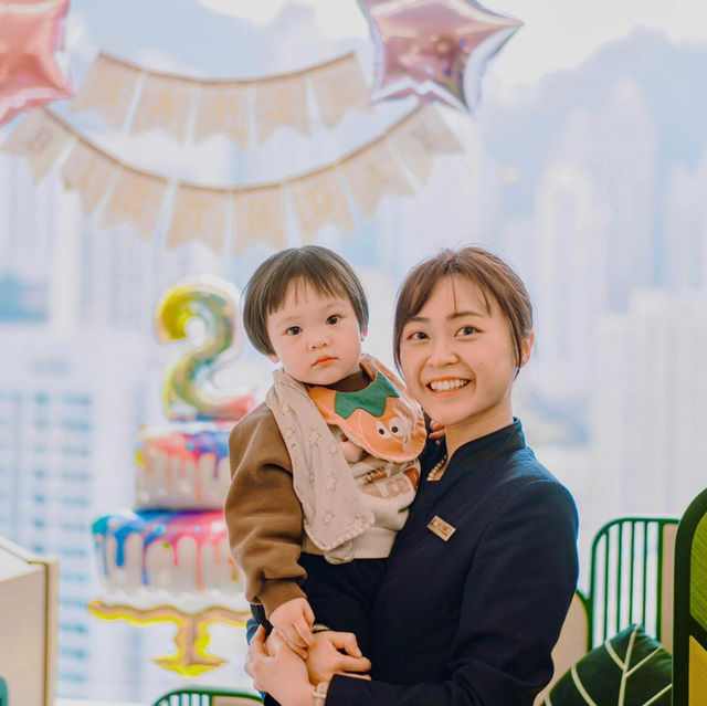 港島香格里拉真的美到犯规！女兒兩歲生日選在這裡，簡直是完美的慶生禮～ 工作人員的熱情真的沒話說，行動力和情緒價值都直接拉滿💖 