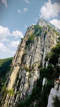 嵩山呢度，道士唔會推銷 石頭唔收錢 但心靈可以裝滿