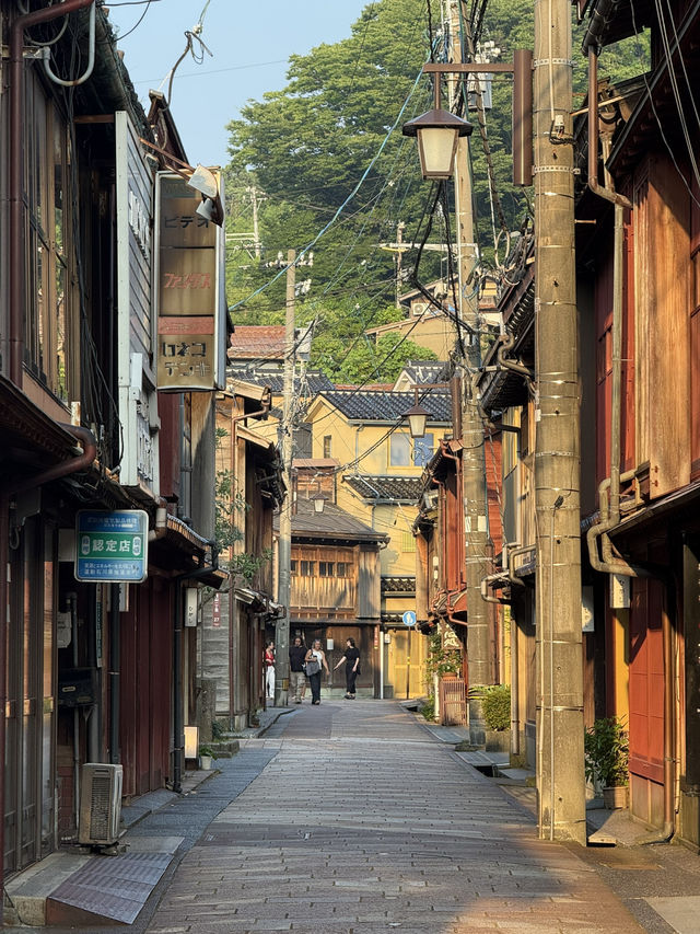 Tea Houses, Samurai Streets, and Shirakawa Views: 3 Days in Kanazawa 🇯🇵 🦪 