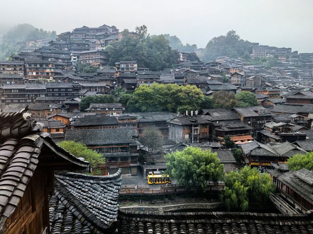 西江千戶苗寨全時段絕美攻略白天夜晚都是頂配美景！